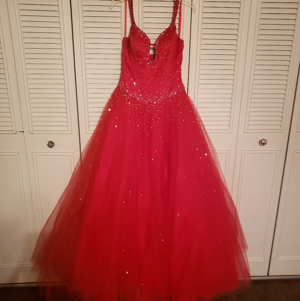 Red Prom Dress- Stunning!